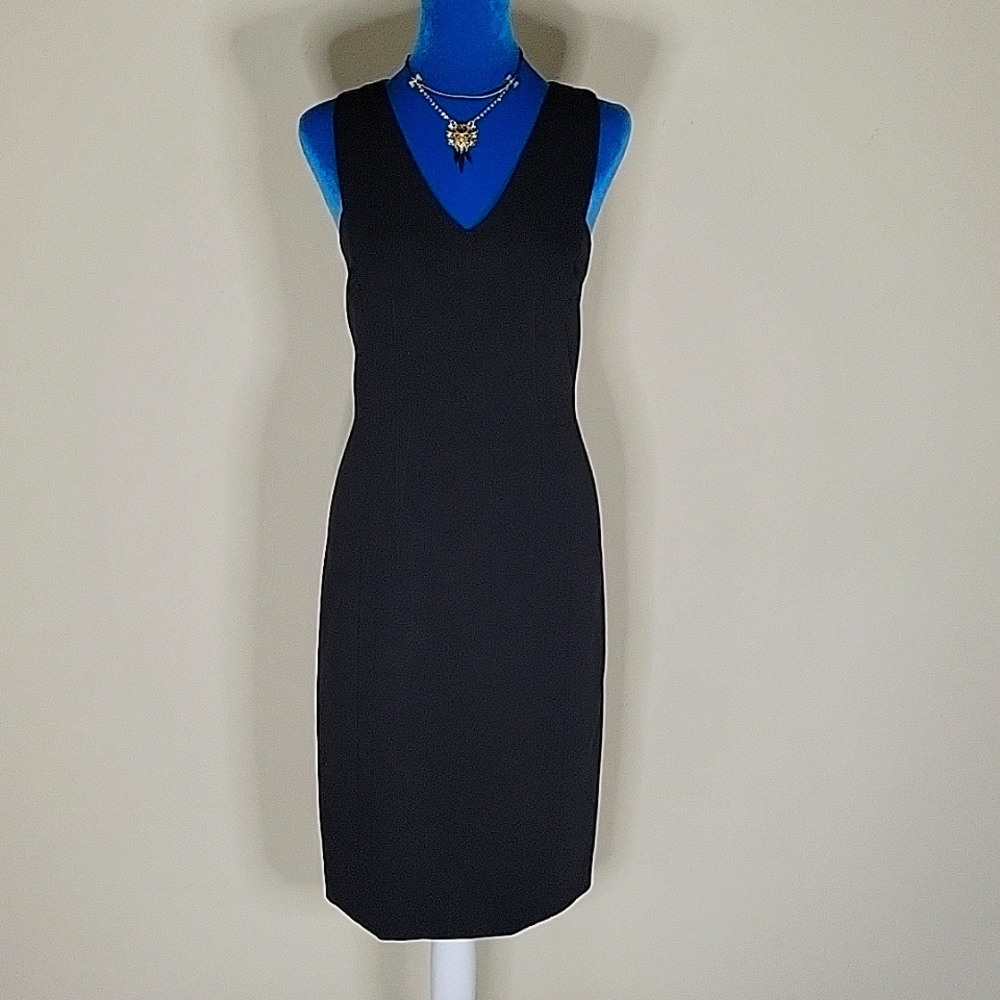 Flattering Banana Republic black sheath dress 6 P